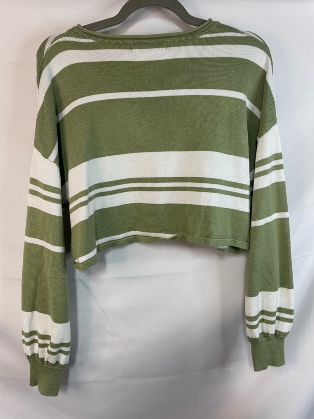 TECREW striped cropped sweater, no fabric tag but a cotton blend. hipster/Y2kish